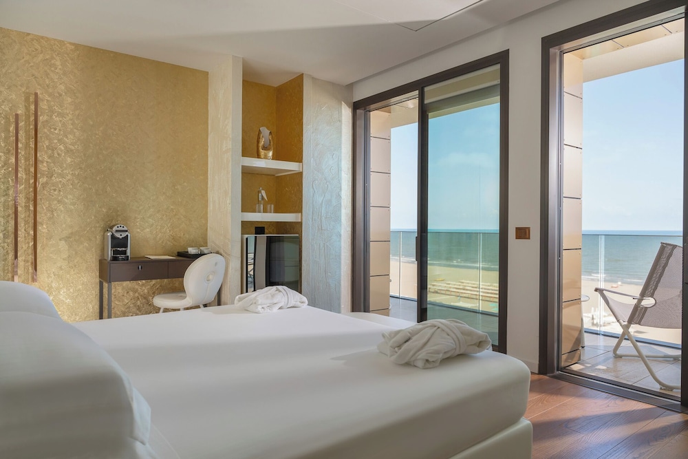 The Promenade Luxury Wellness Hotel 34/68