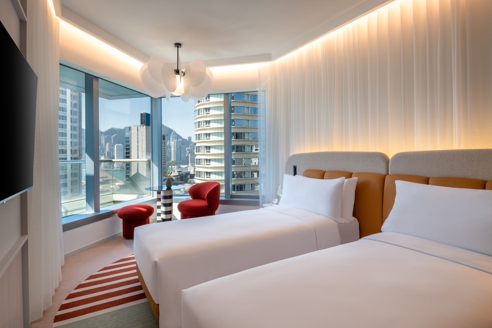 Mondrian Hong Kong 13/48