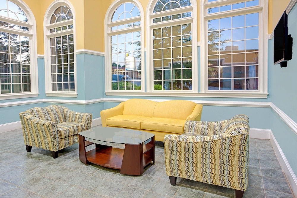 Super 8 by Wyndham Acworth/Atlanta Area GA 25/27