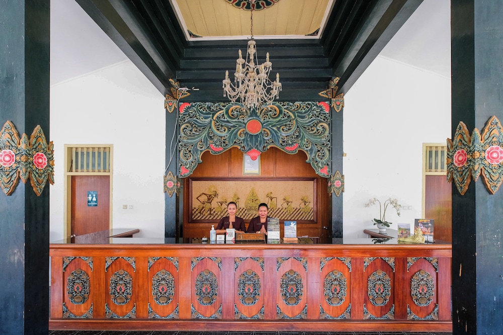 Brongto Hotel 10/55