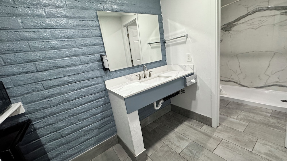 Hitching Post Studios Inn 62/63