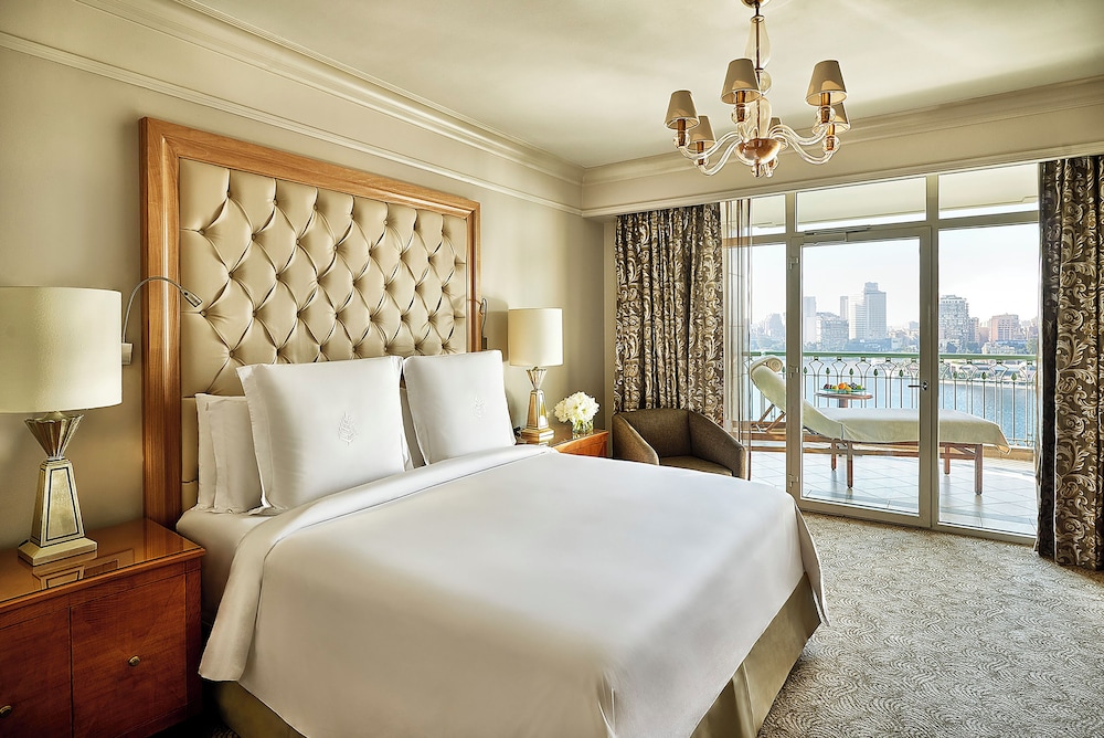 CORNICHE, SUITE, KING BED