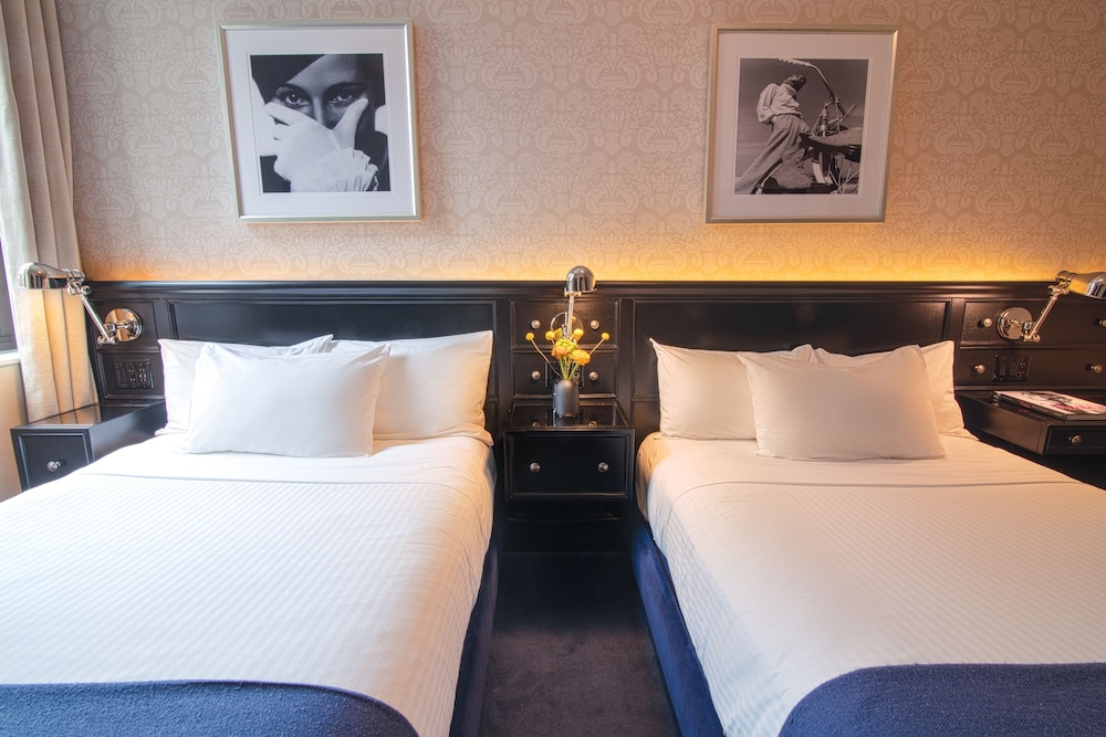 STUDIO, 2 DOUBLE BEDS