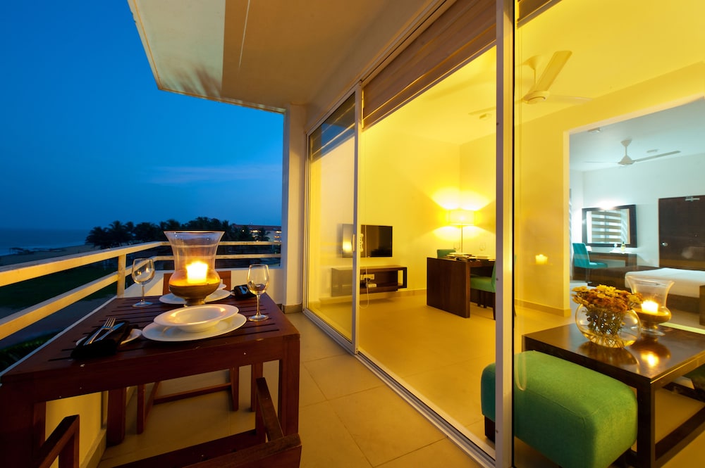 The Beach - All Suite Hotel 2/50