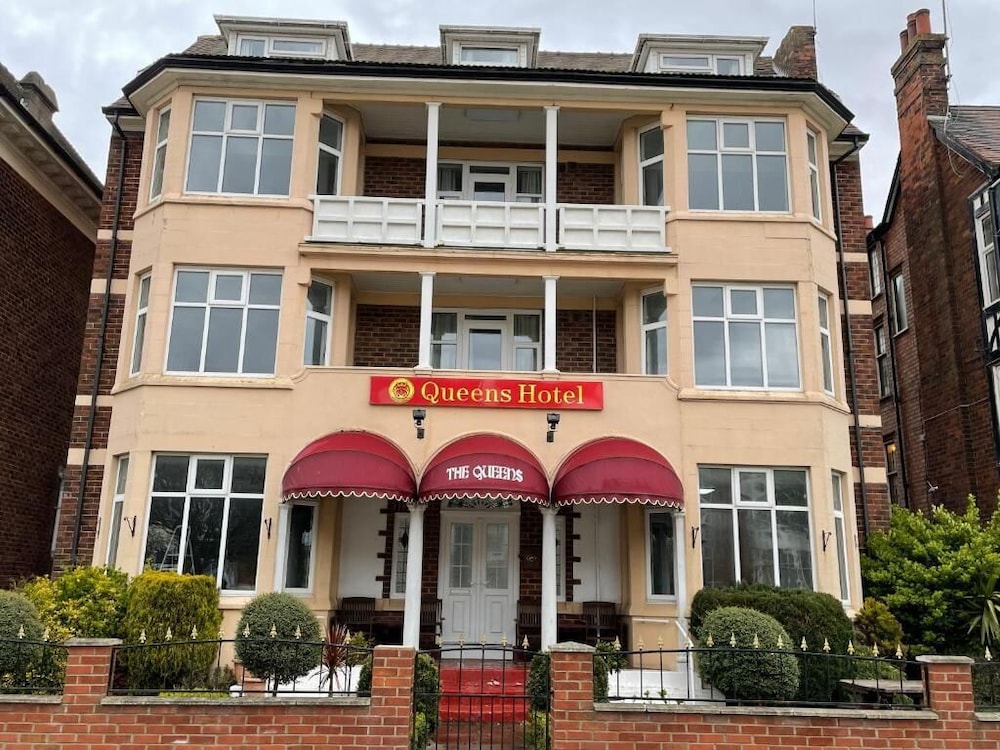 OYO Queens Hotel, Skegness in SKEGNESS
