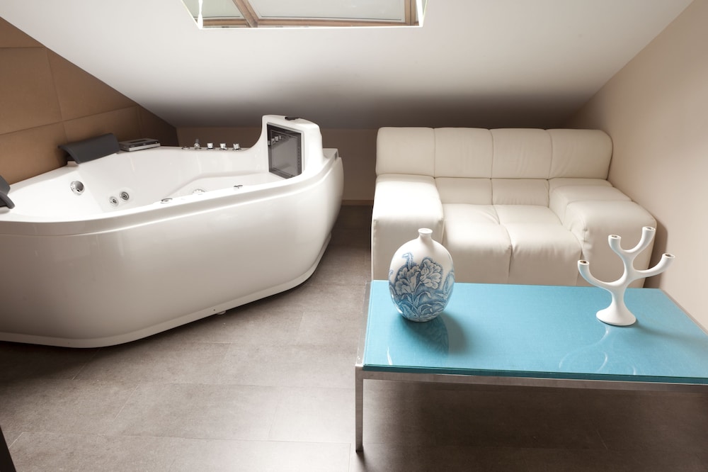 AB Design Suites 39/50