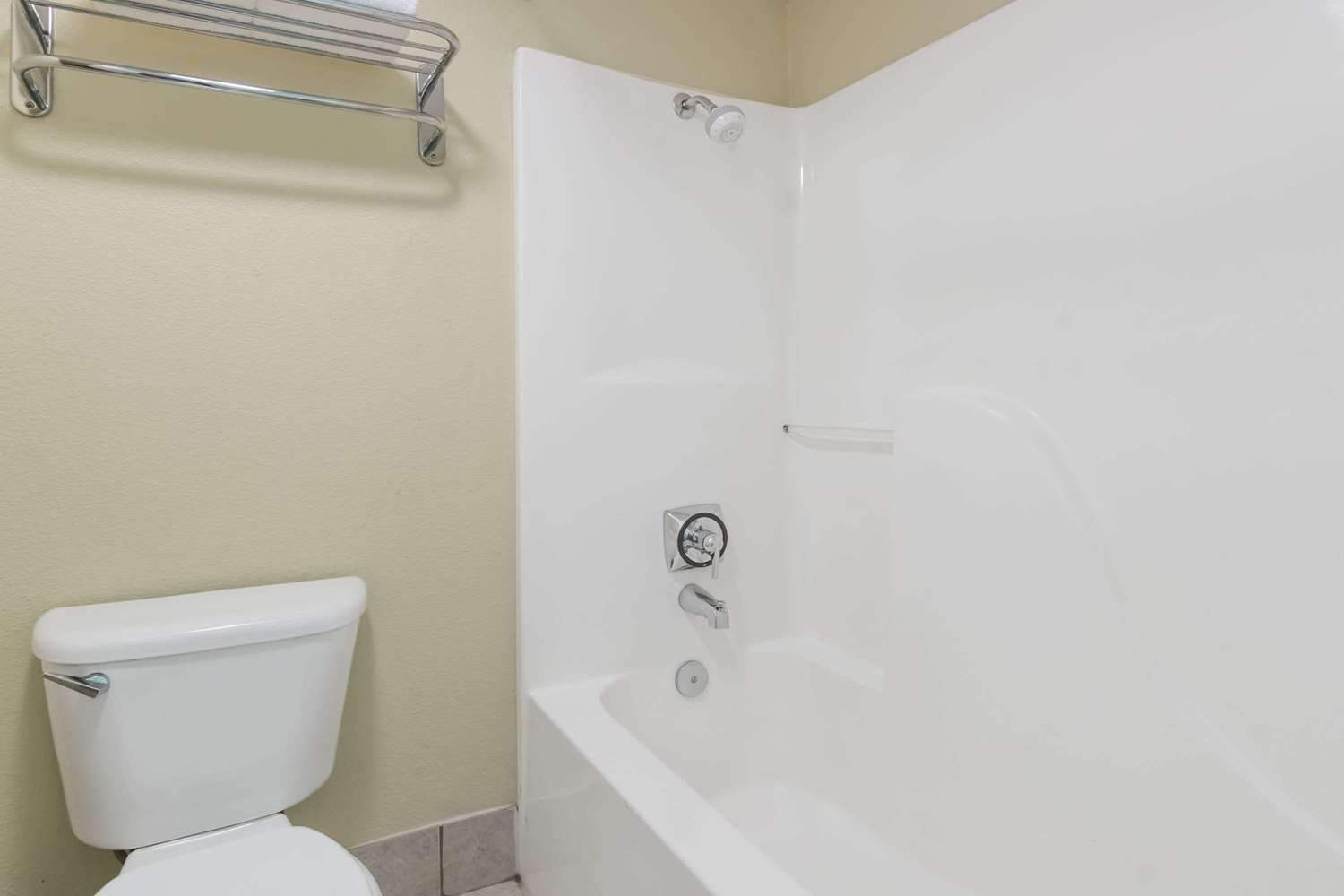 Days Inn Austin South 18/19
