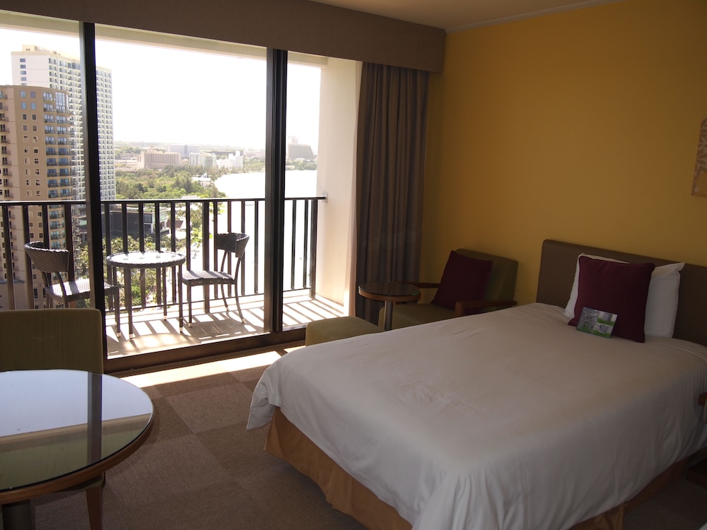Guam Reef Olive Spa Resort 13/77