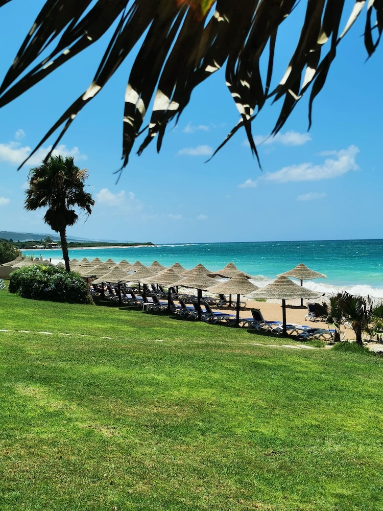 Turquoise Beach Resort Tyre 32/50