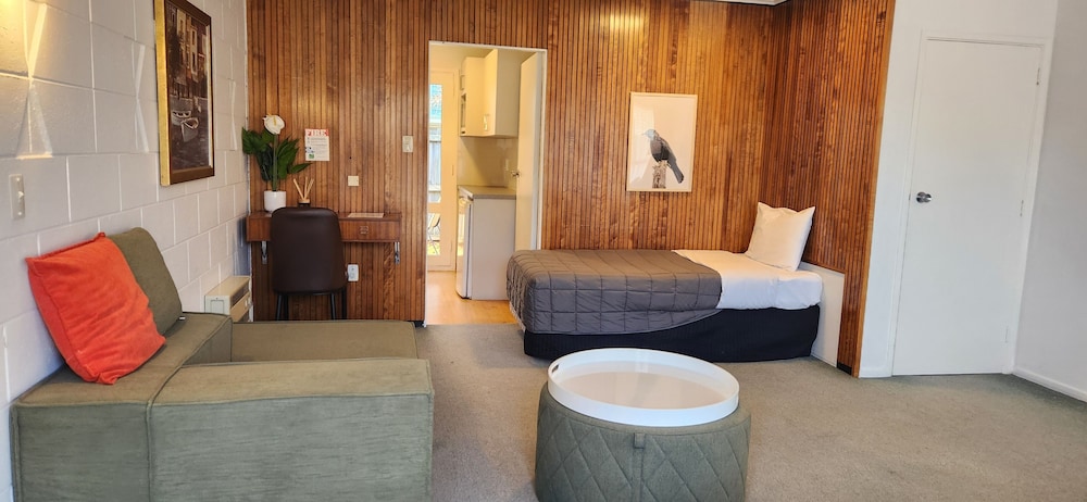 Aalton Motel 56/69