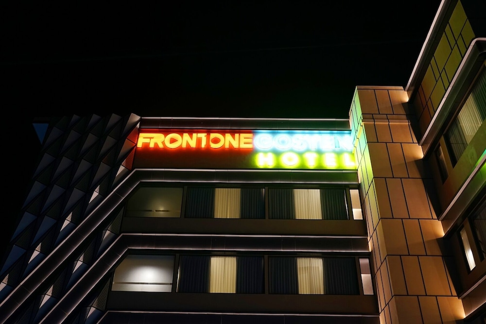 Front One Gosyen Hotel Salatiga 4/50