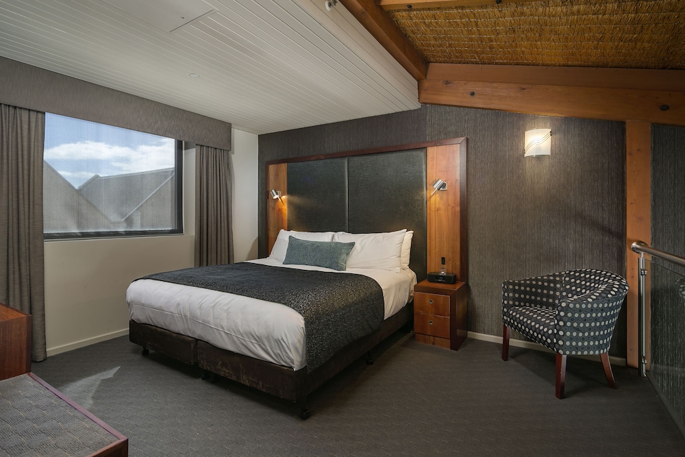 Loft, Spa, Suite, King Bed, Sofa
