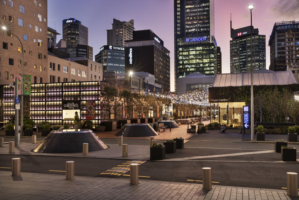 Movenpick Hotel Auckland 66/75