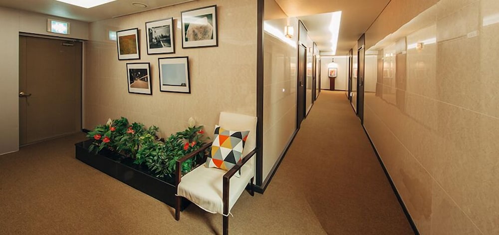 Hotel Airstay photo2