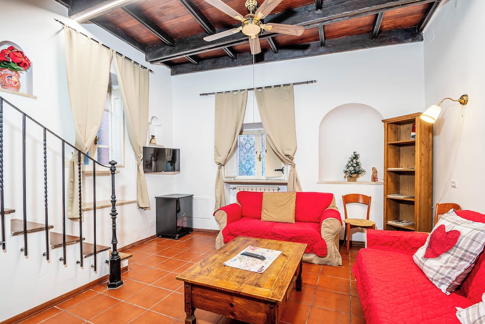 The House In Trastevere 31/48