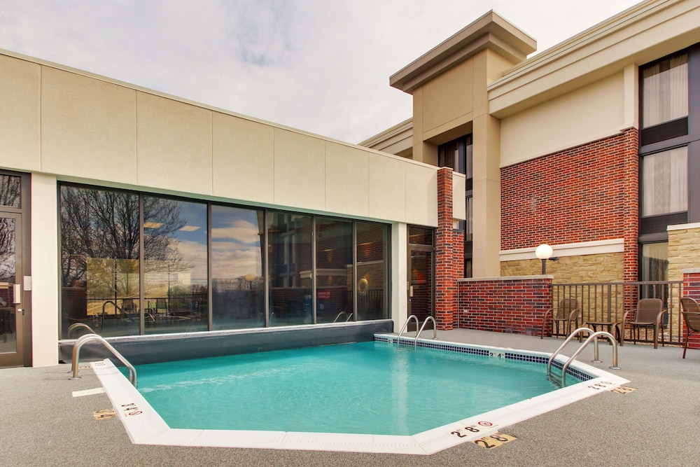Drury Inn and Suites Poplar Bluff 28/48