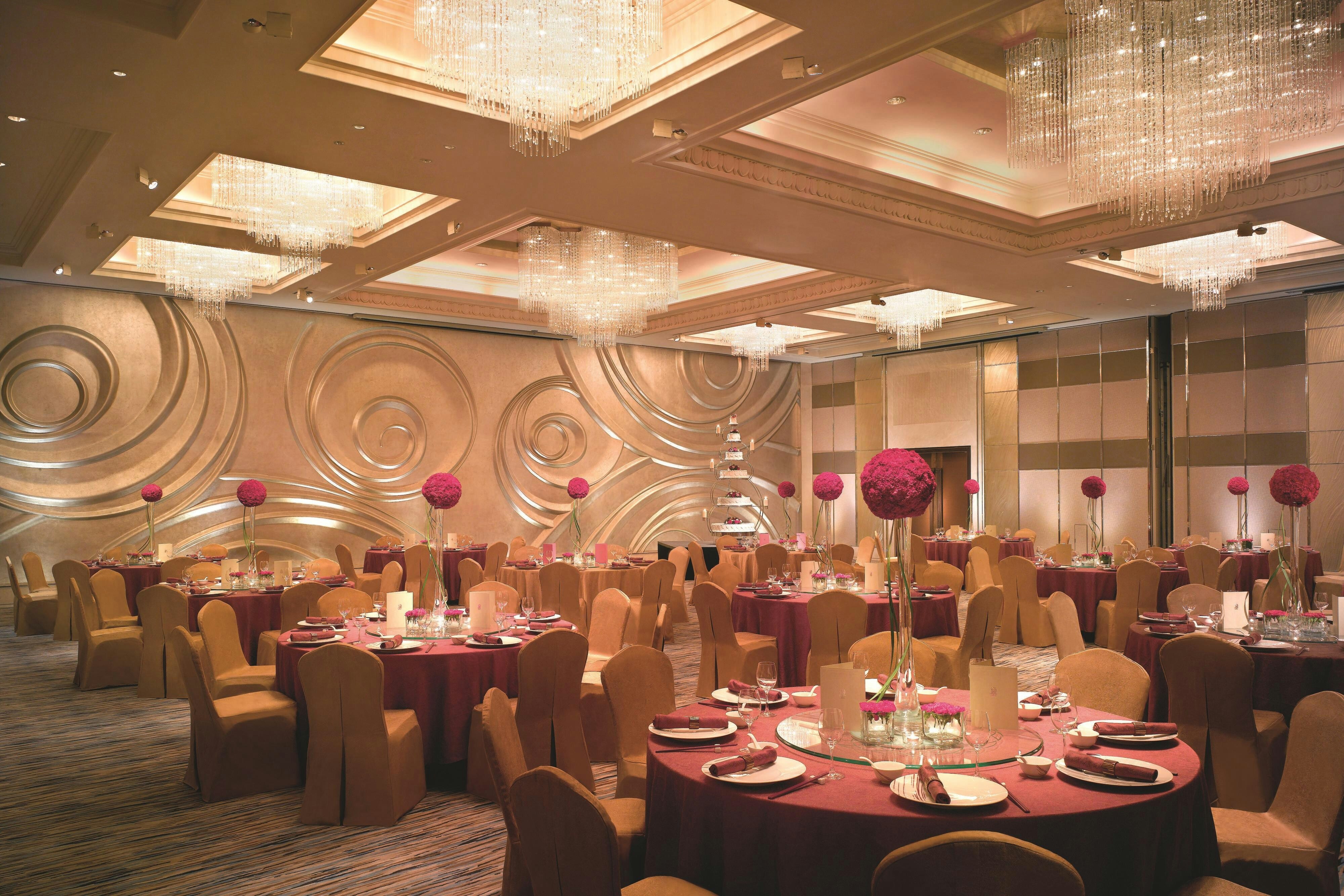 Portman Ritz Carlton 31/43