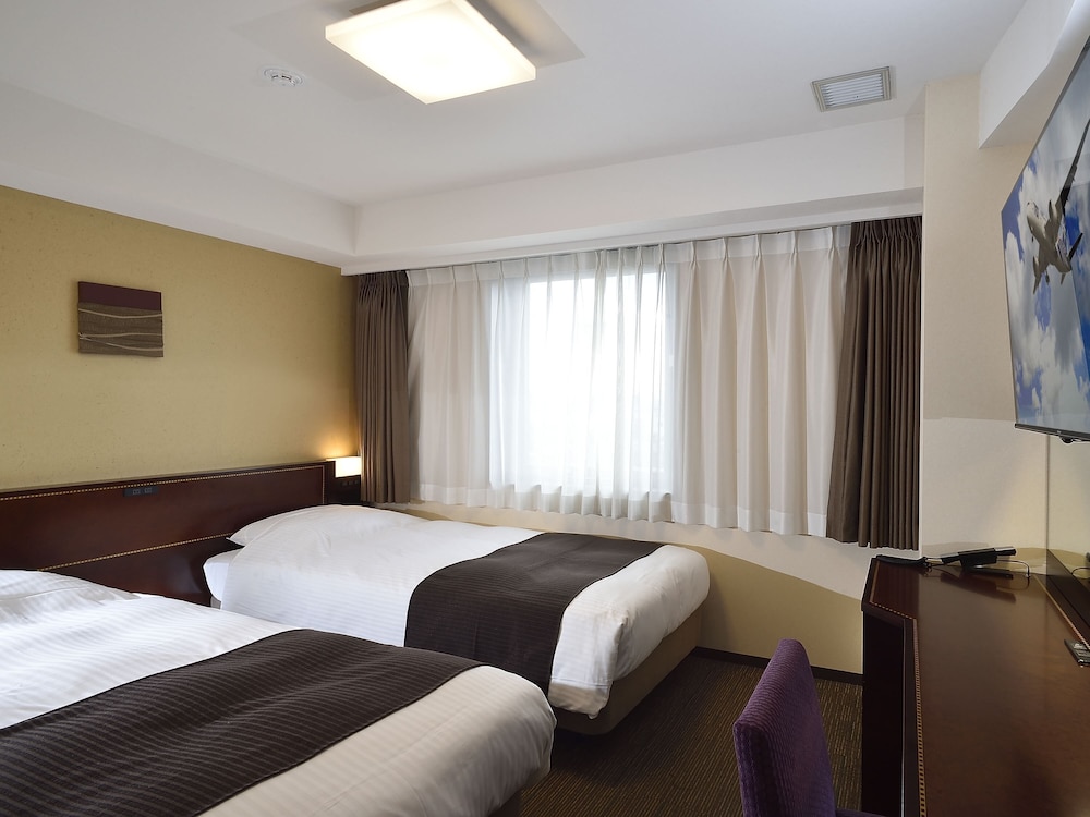 ROOM, TWIN BEDS
