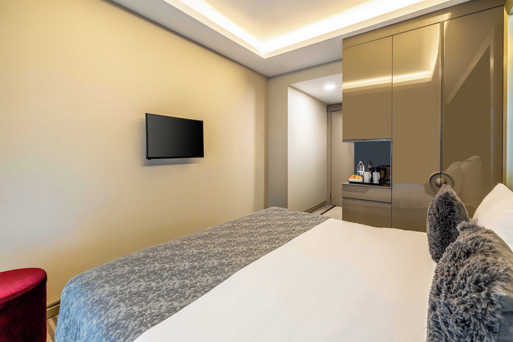 PEYK HOTEL 63/71