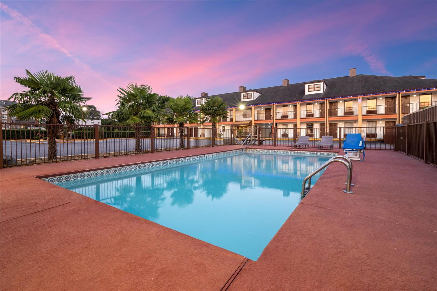 Baymont by Wyndham Commerce GA Near Tanger Outlets Mall 12/17