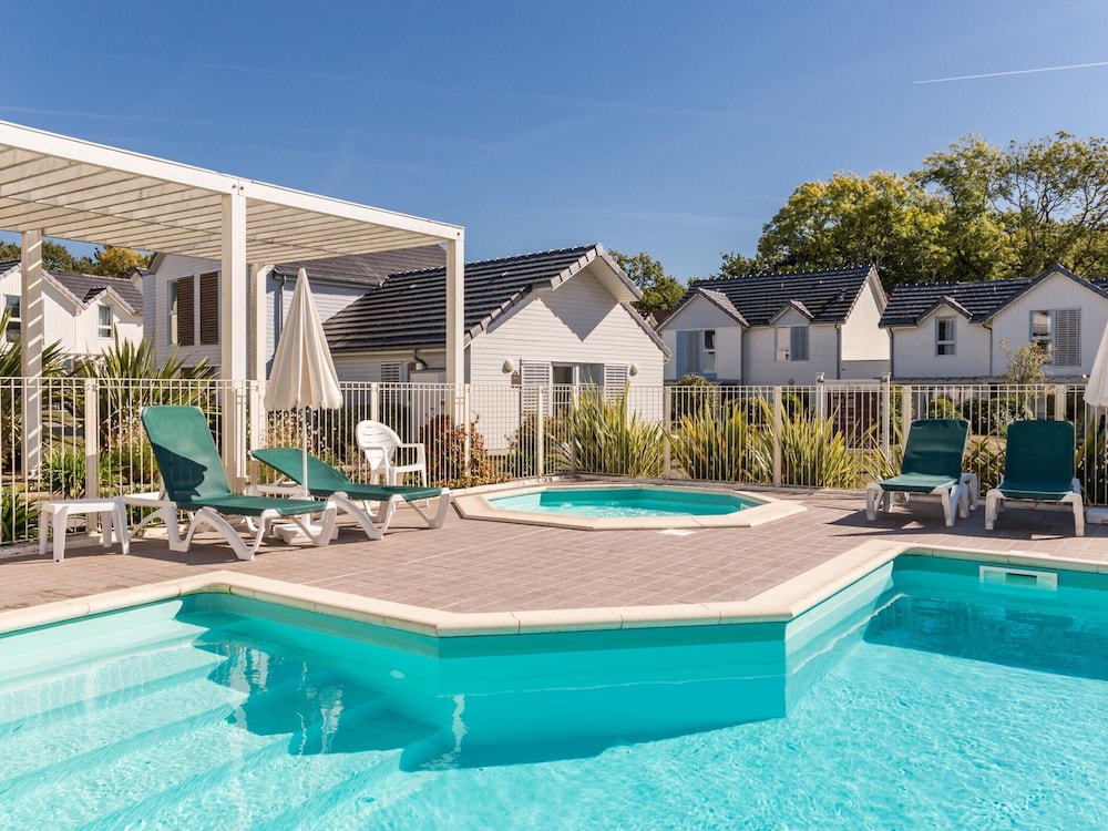 Residence Pierre Vacances Le Domaine Du Bois de La Gree 48/50