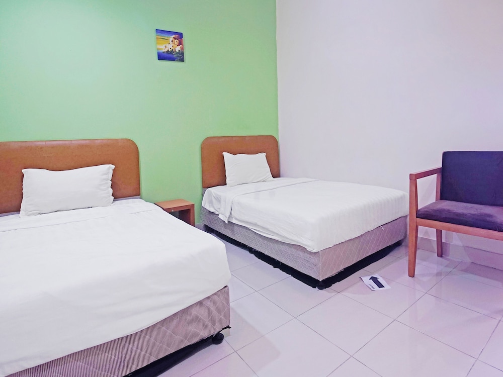 Swing & Pillows at Night Queen Hotel, Sepang 7/26