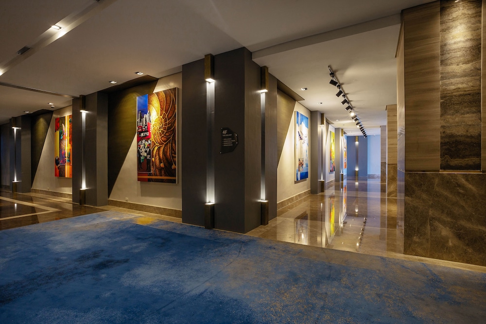 Summit Galleria Cebu 46/74
