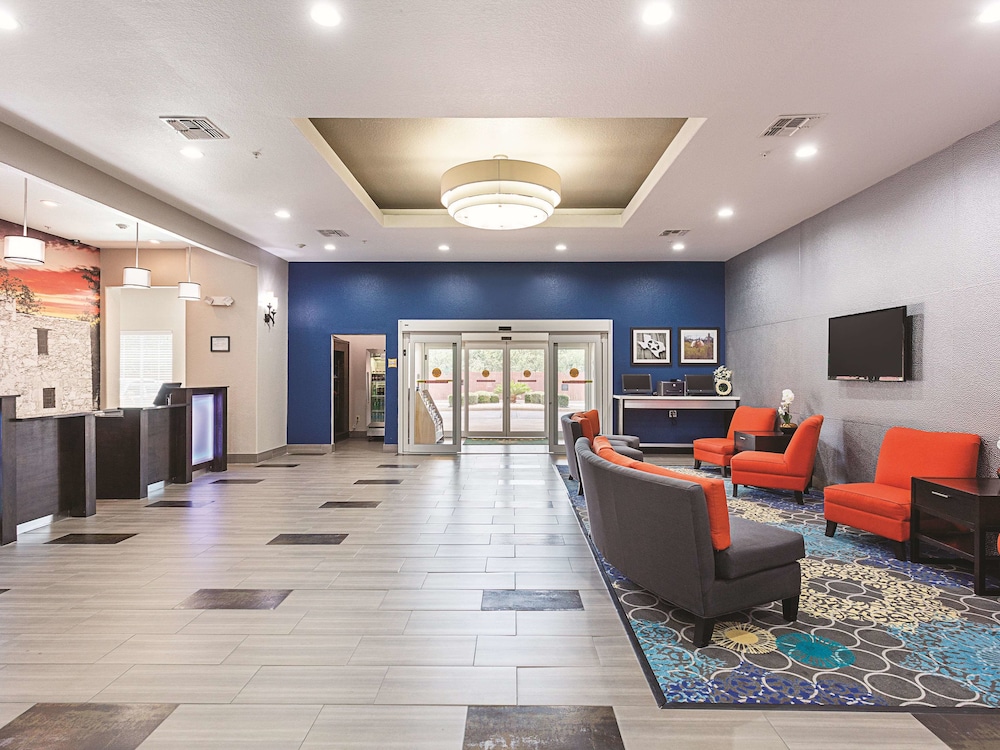 La Quinta Inn & Suites by Wyndham San Antonio Northwest 35/62