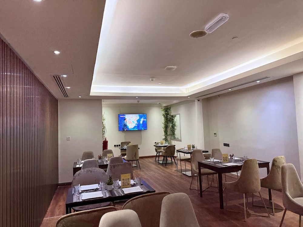 Ivory Inn Hotel Doha 47/57