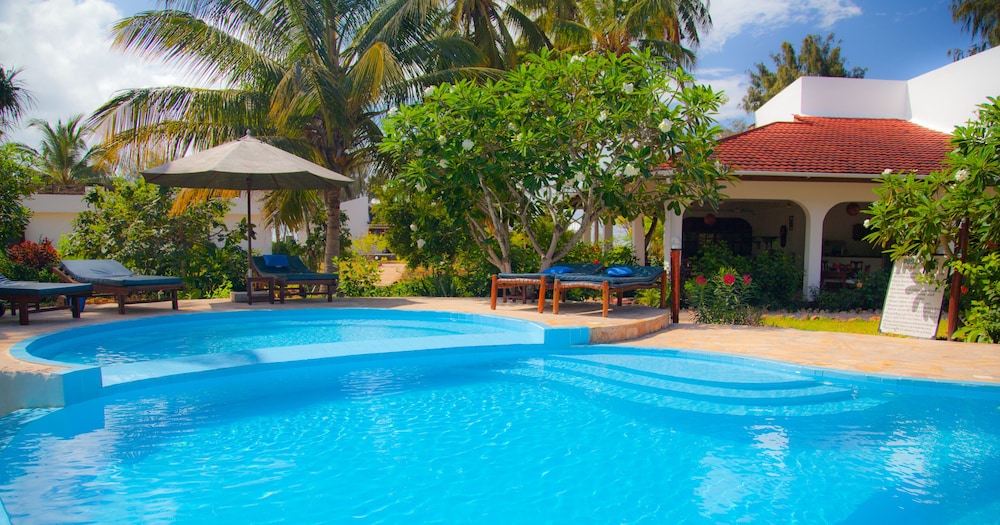 Flame Tree Cottages 56/59