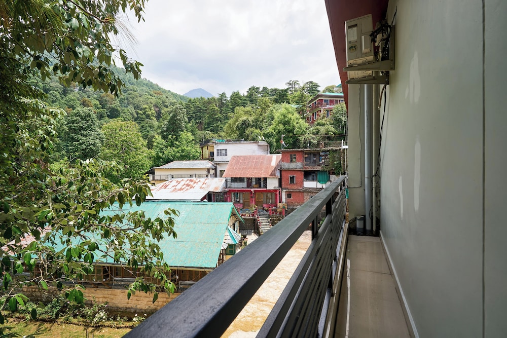 Treebo Roshan House 44/49