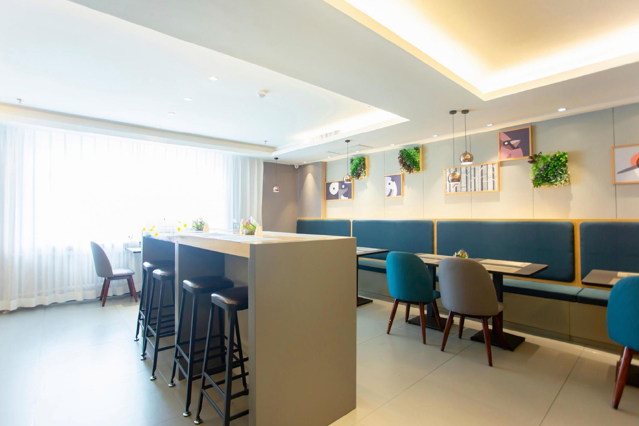 Homeinn Selected (Heihe Central Street Pedestrian Street) 19/29