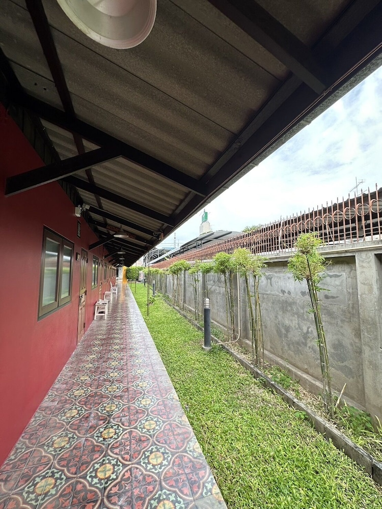Baan Ma Feung Guest House 63/64