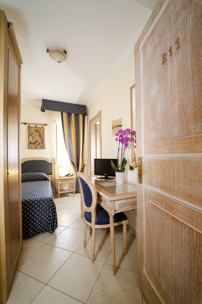 Hotel Villa Romana 37/62