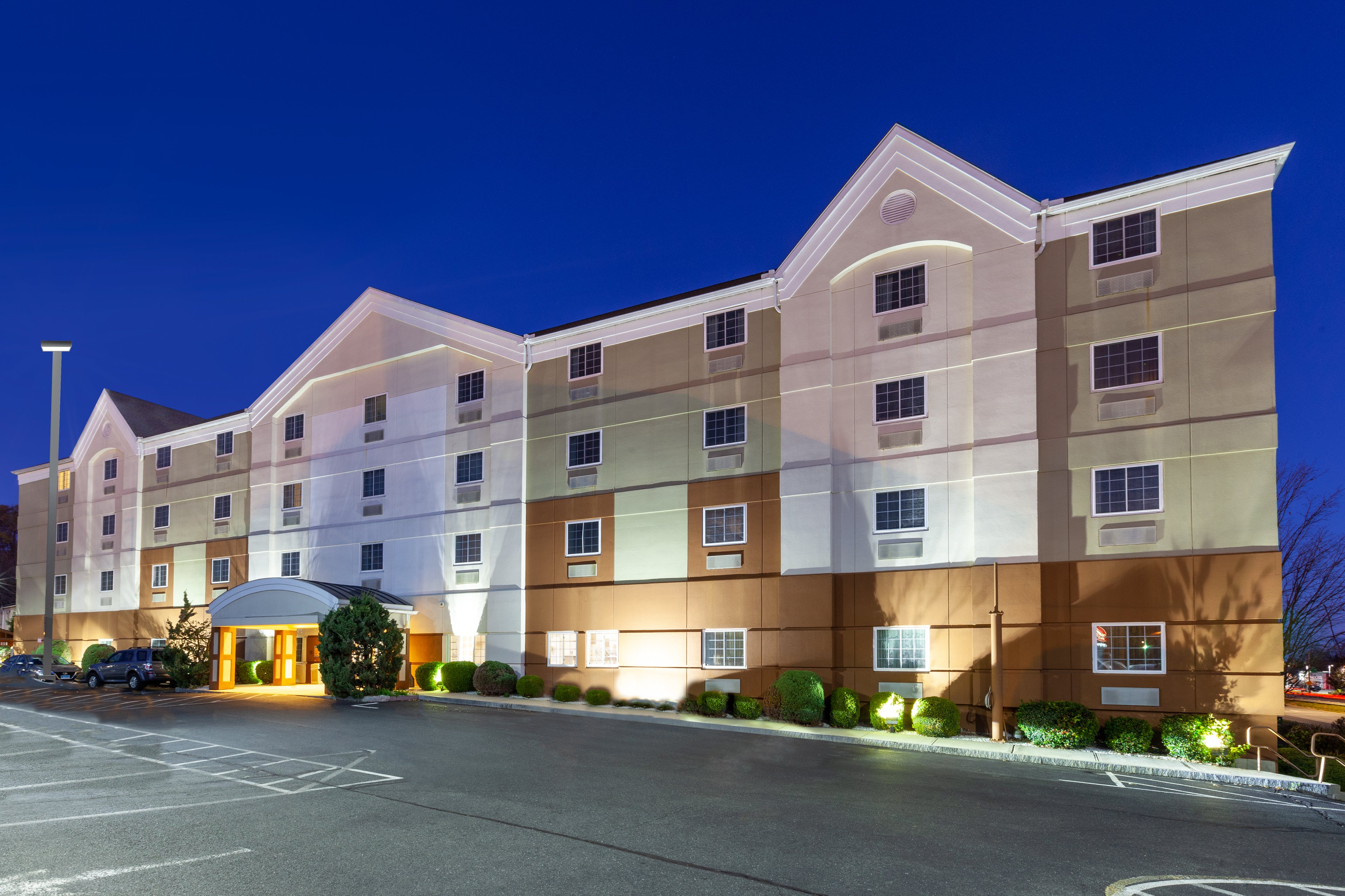 Candlewood Suites West Springfield 7/58