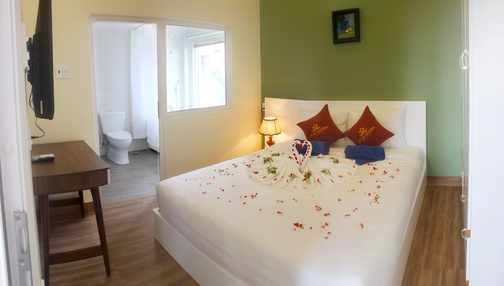 Lotus Garden Resort 11/55