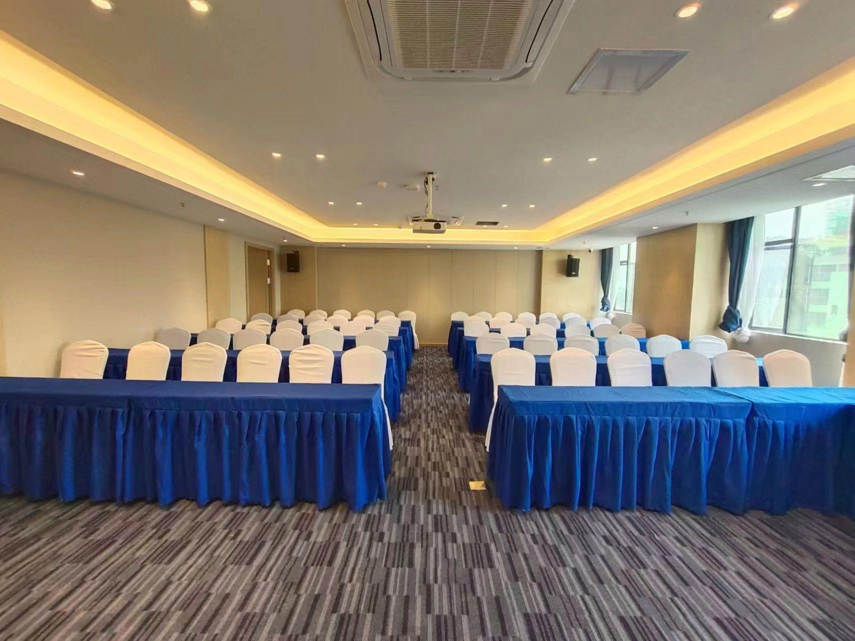 Kyriad Marvelous Hotel (Dongguan Huayang Lake University City Store) 46/52