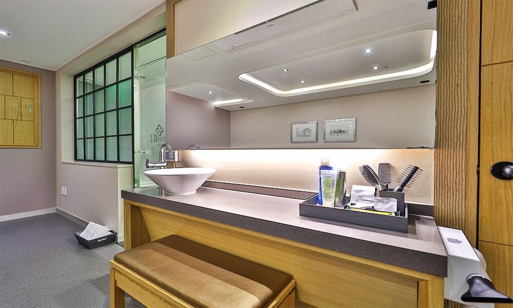IB Hotel 6/47