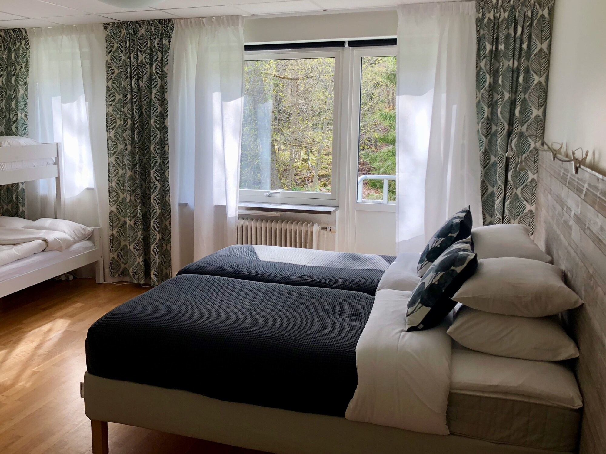 FAMILY, MULTIPLE BEDS, XL