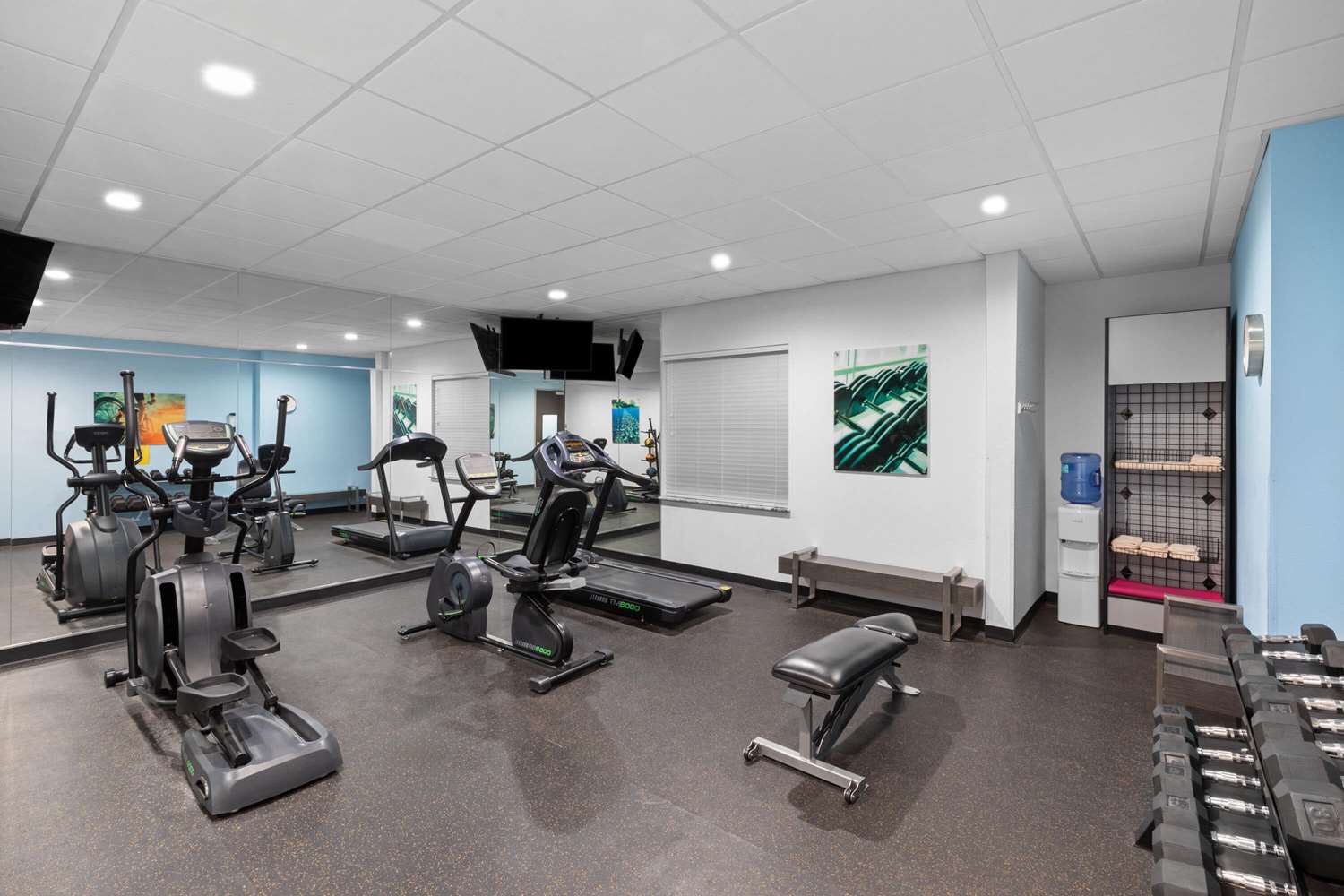 Days Inn & Suites by Wyndham Lubbock Medical Center 28/54