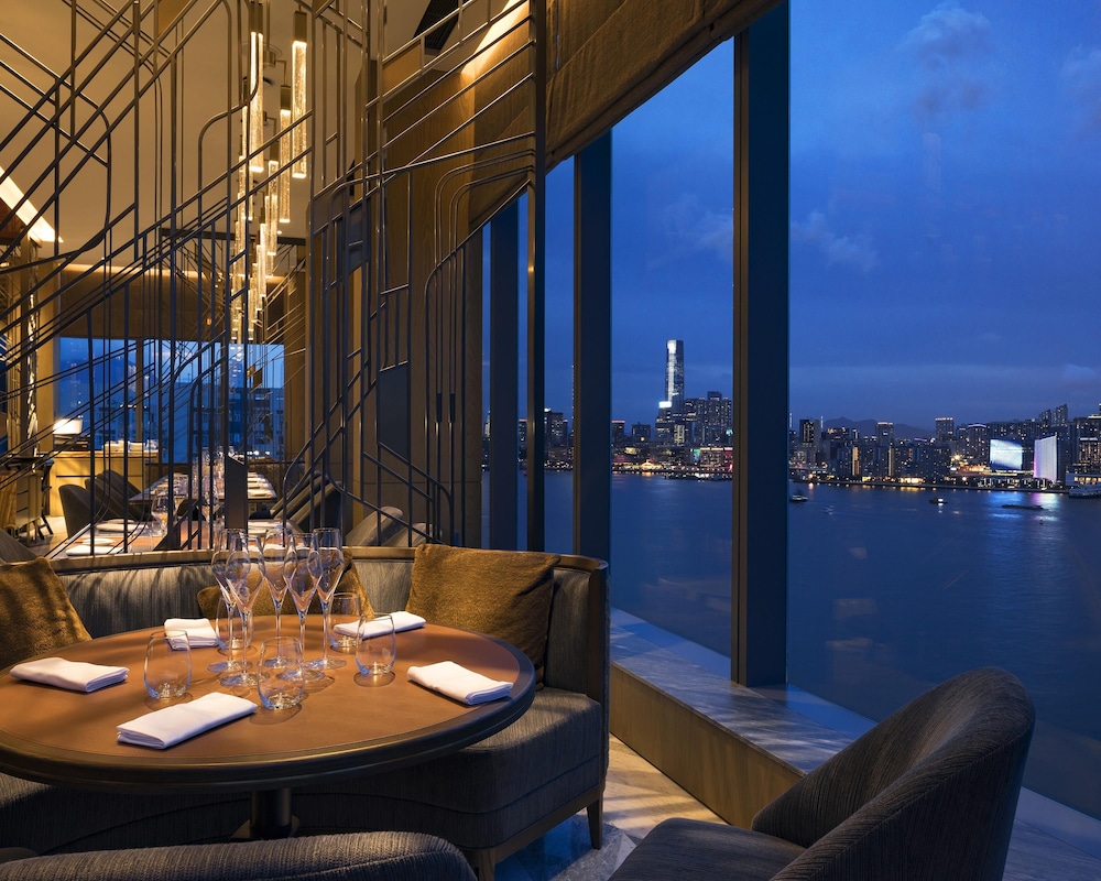 Hyatt Centric Victoria Harbour 51/70