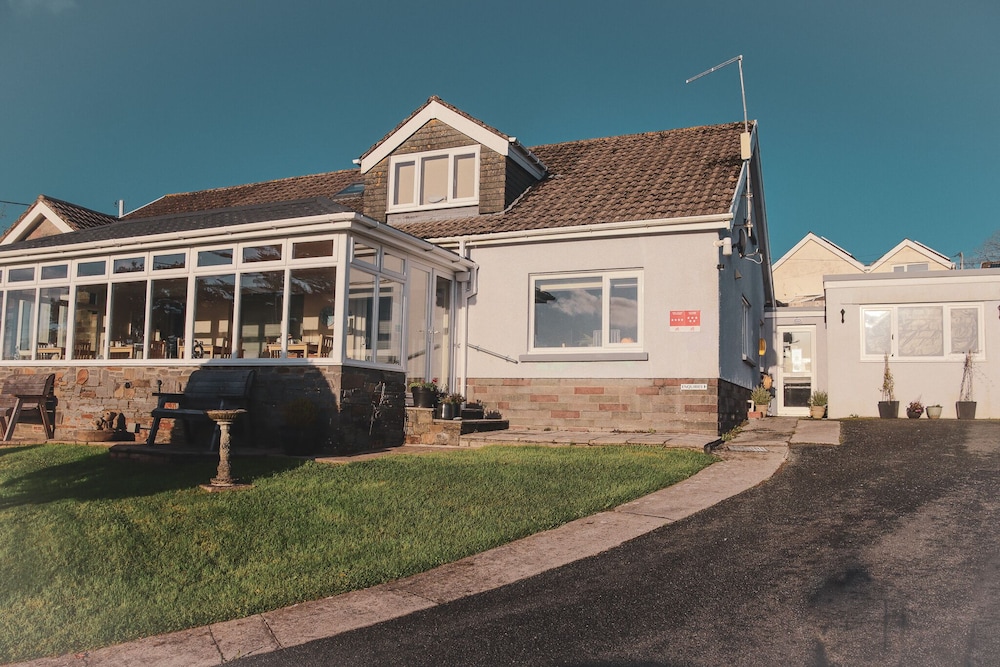 Pinewood B&amp;B 40/50