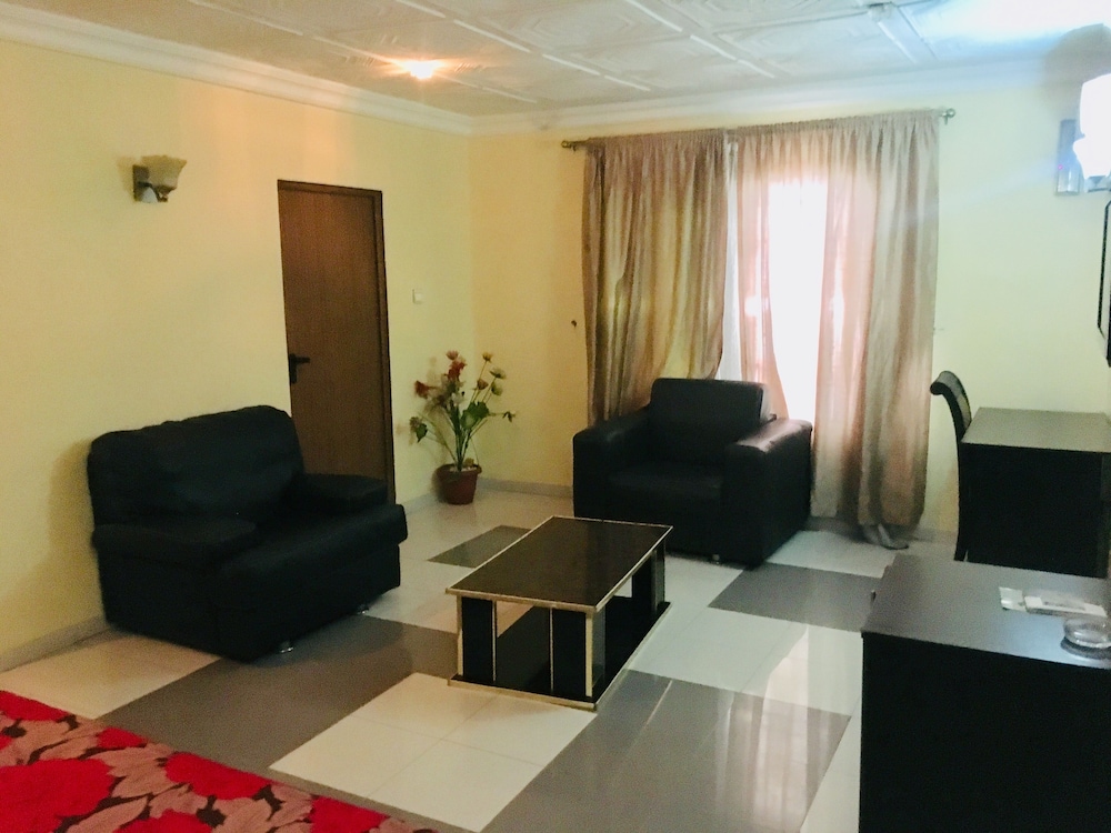 Hymax Grace Hotel And Suites 19/29