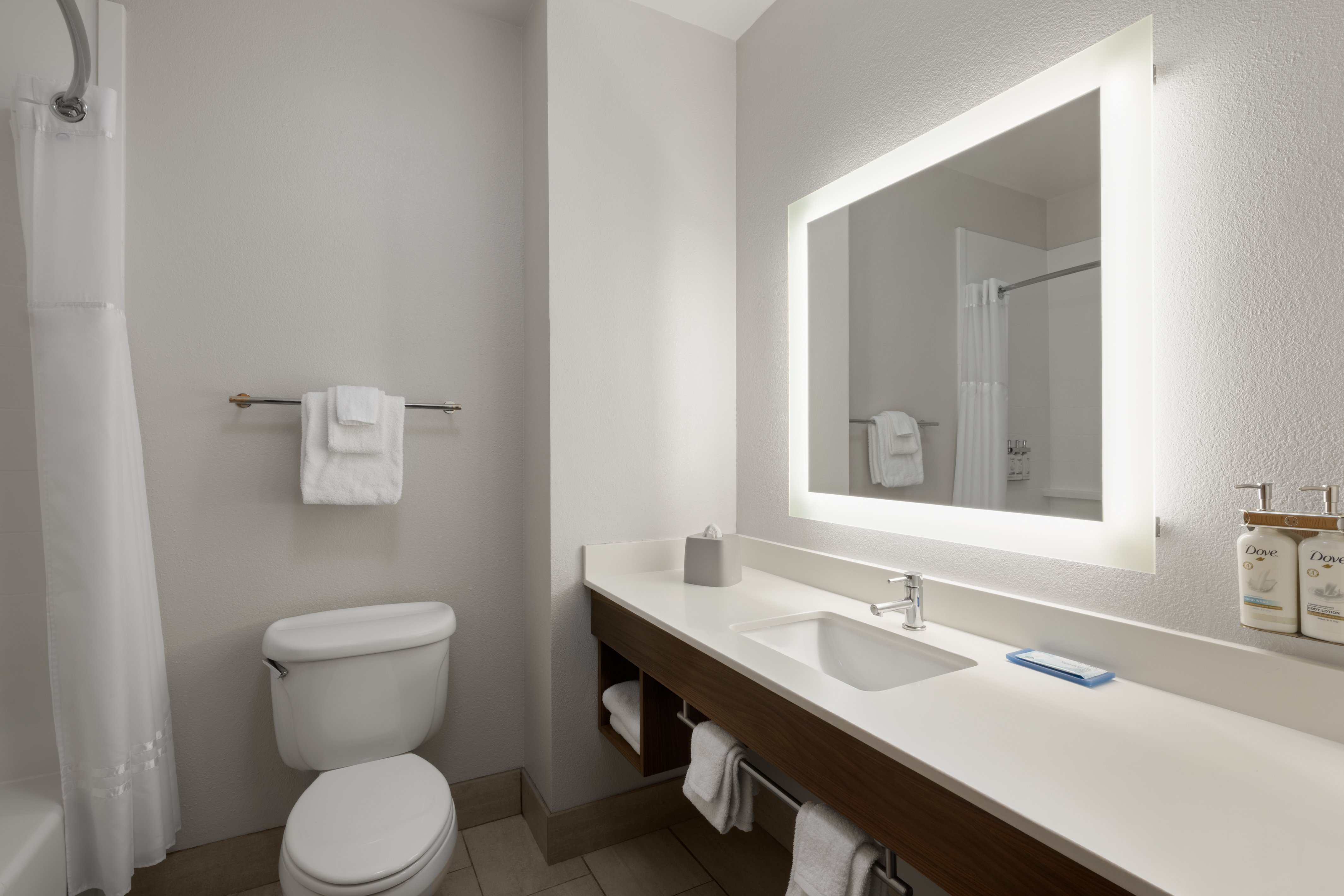 Holiday Inn Express Lake Wales N-Winter Haven 68/71