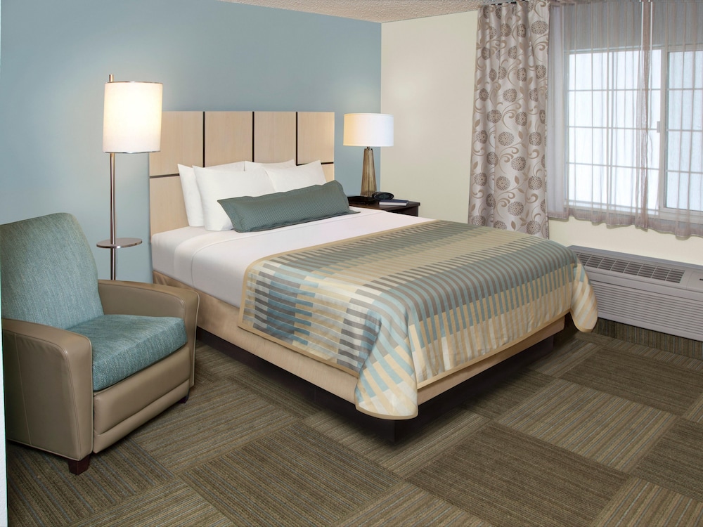 Candlewood Suites Cut Off 10/43