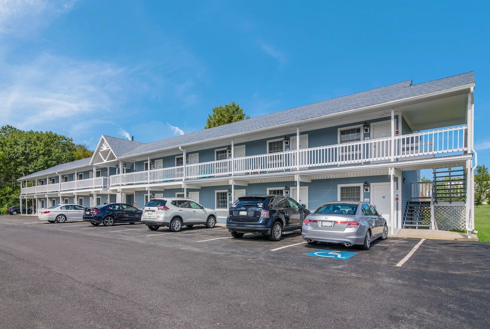 Americas Best Value Inn-Scarborough/Portland 8/38