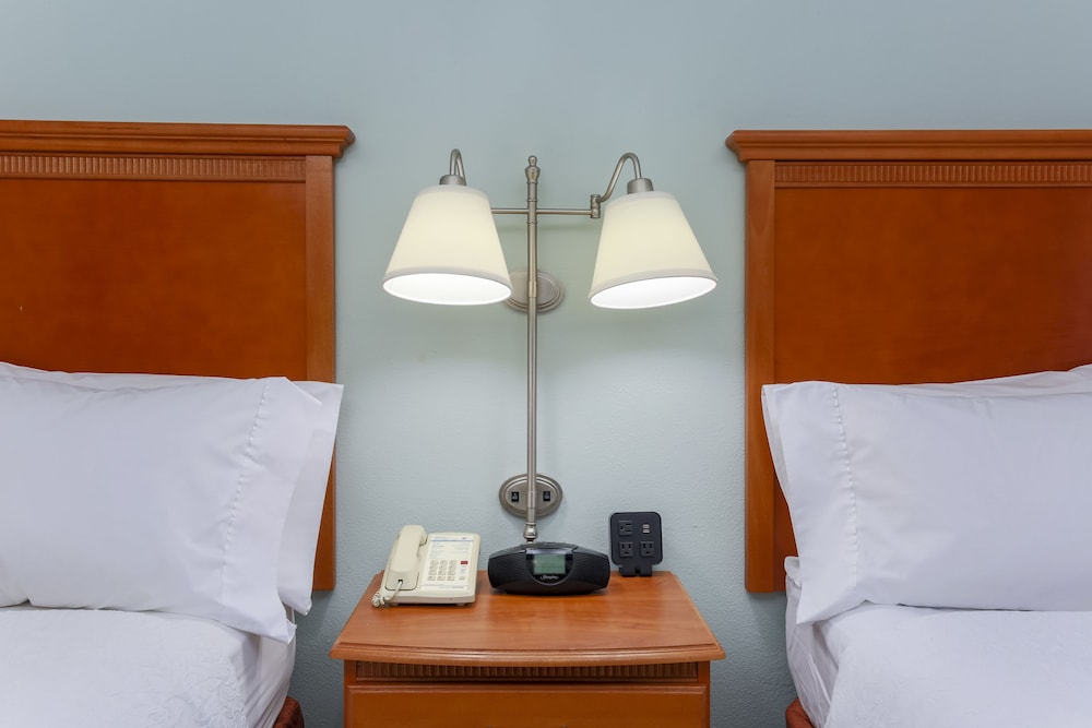Hampton Inn Memphis-Walnut Grove/Baptist Hospital East 19/41