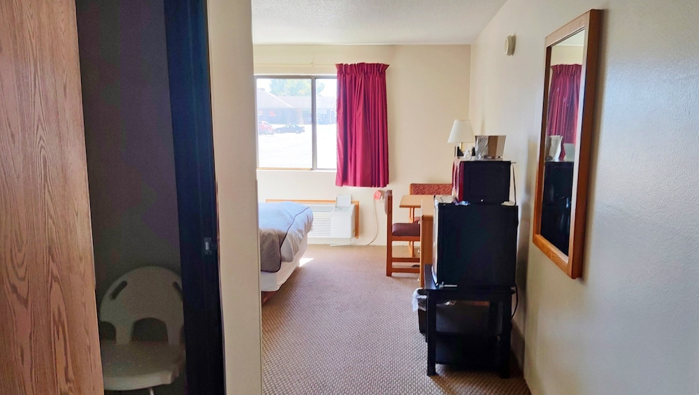 Magnuson Hotel Ironwood 28/40