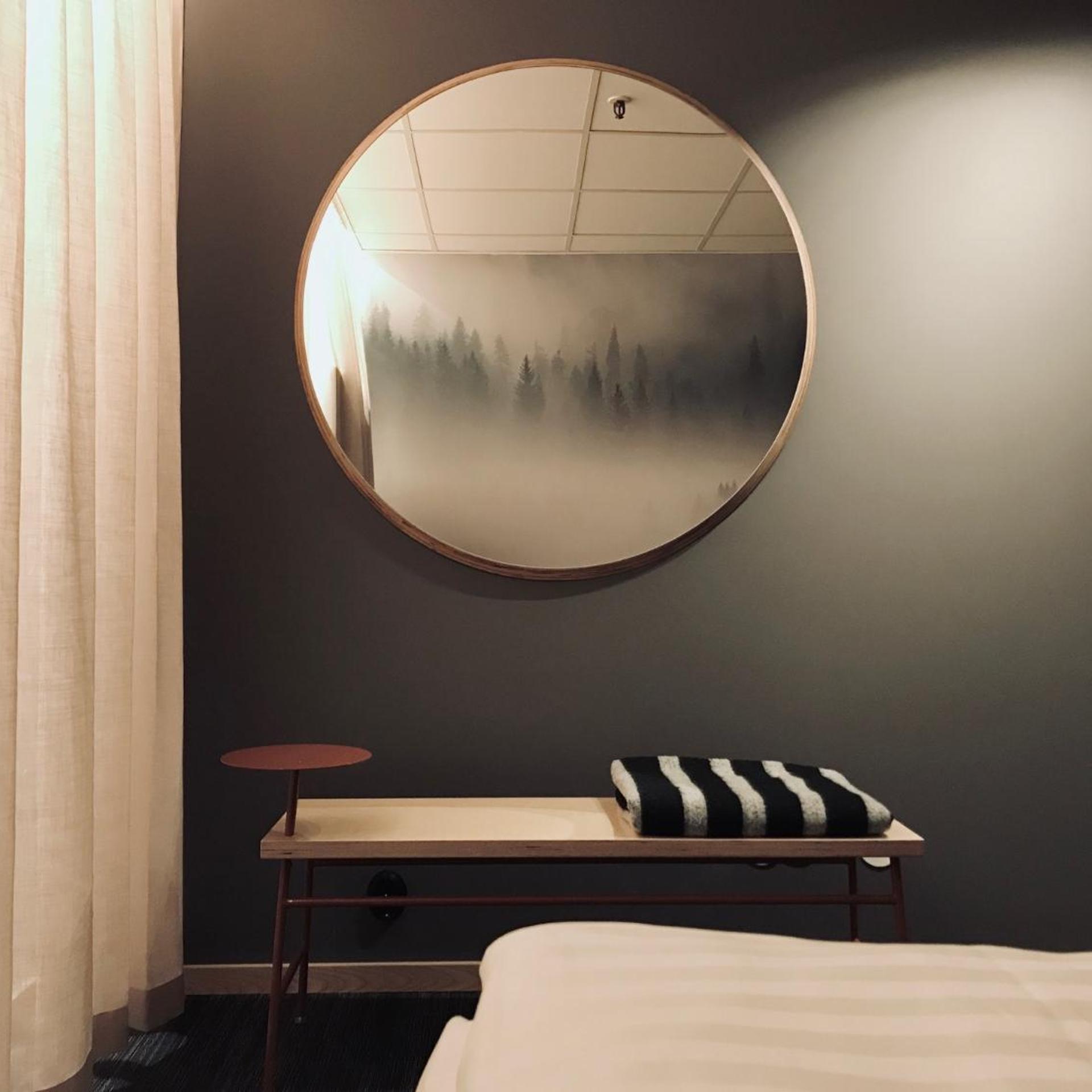 ROOM, SINGLE, NO WINDOW