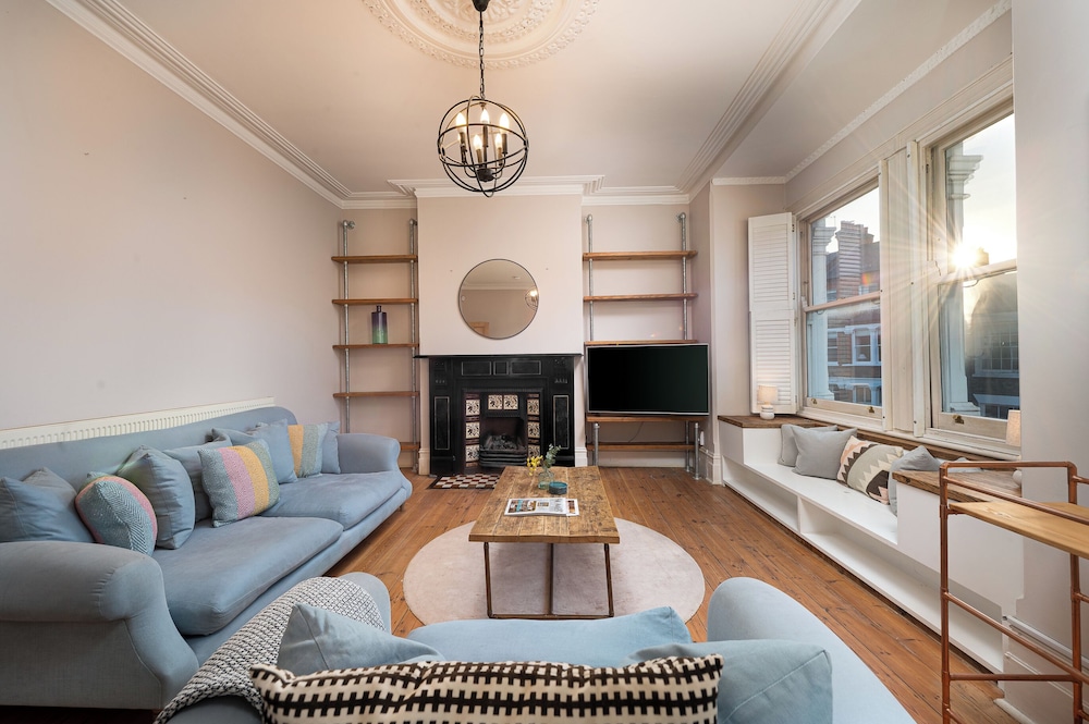 VESTO Three Bedroom Apartment in Clapham 17/26